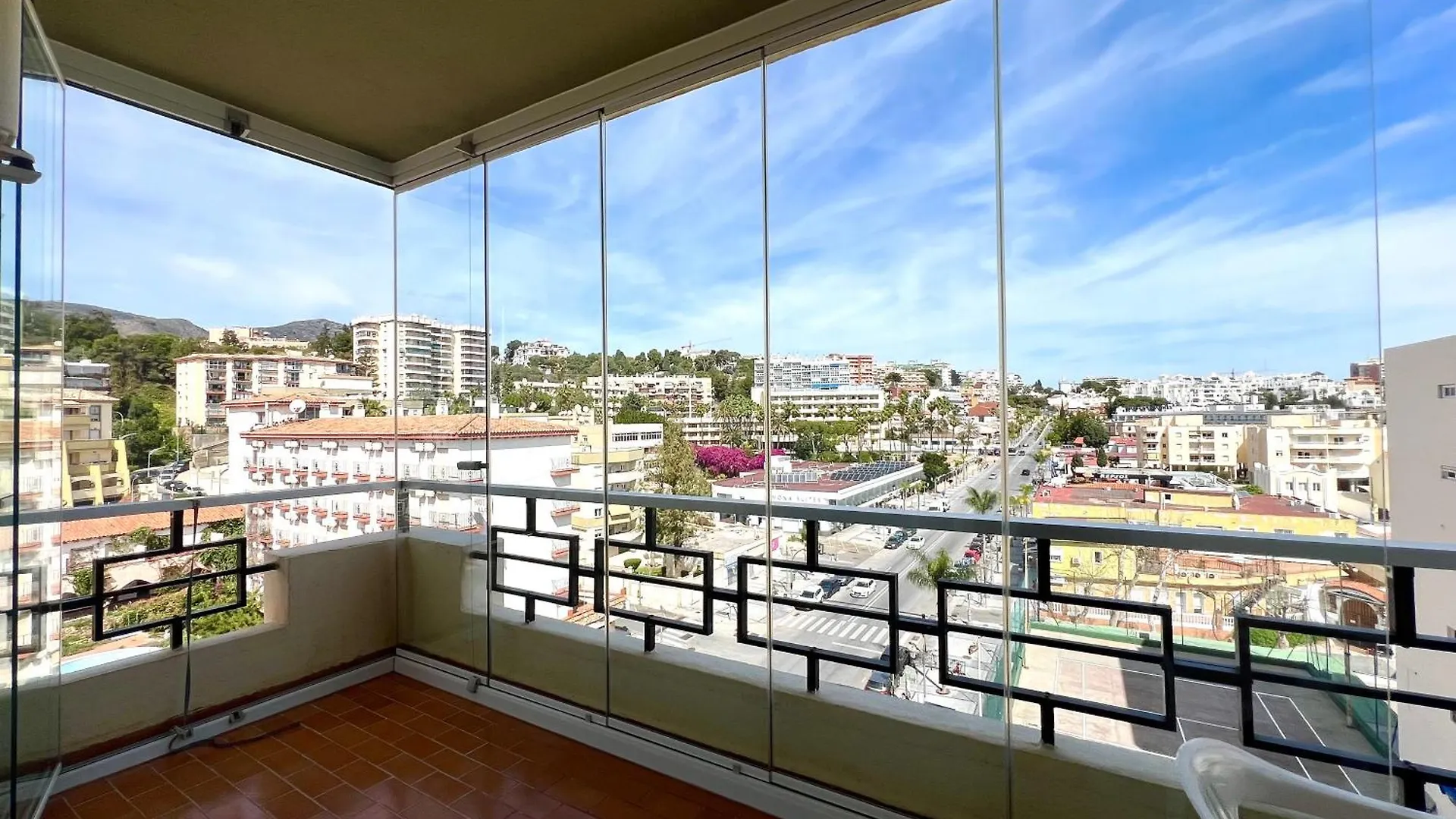 Frente A La Playa Con Vistas Y Garaje, Nucleo Cristal Apartment Torremolinos 0*,  Spain