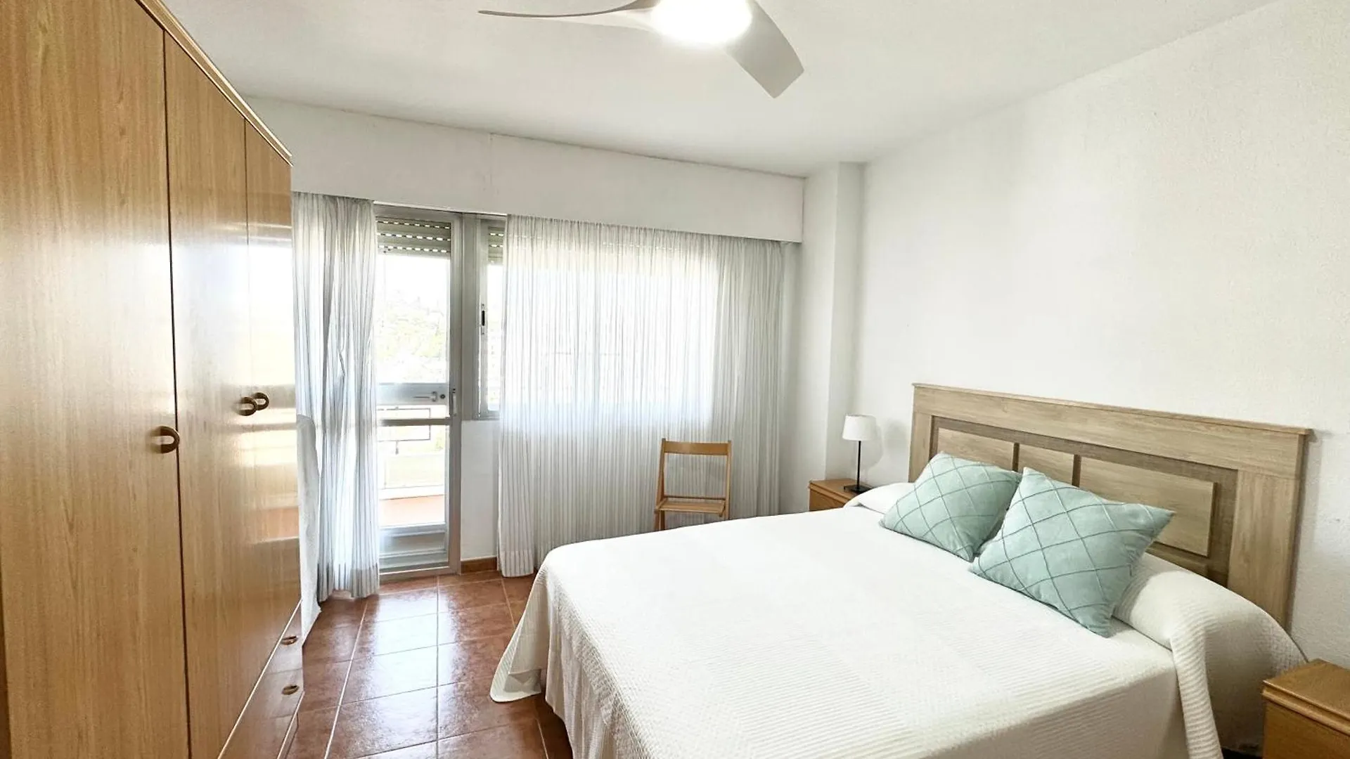 Frente A La Playa Con Vistas Y Garaje, Nucleo Cristal Apartment Torremolinos